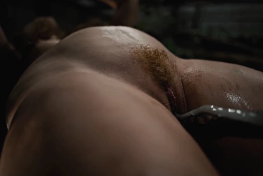 C'est comme ça que Groot est né ? 🌱 Ils l'ont gavée de sperme, maintenant elle est enceinte