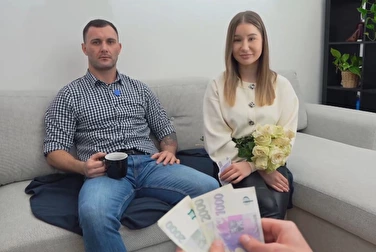 Qu'est-ce qui ne va pas ? 😈 Je vous dois de l'argent et un bouquet, votre copine vous doit du sexe et une pipe
