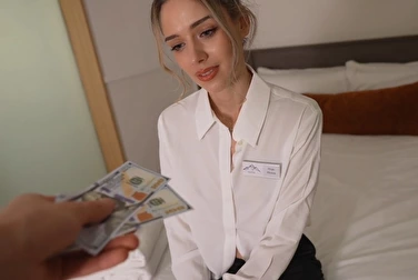 Comprenez, je ne montre pas mes seins ! Ah, pour de l'argent, oui, même pour baiser