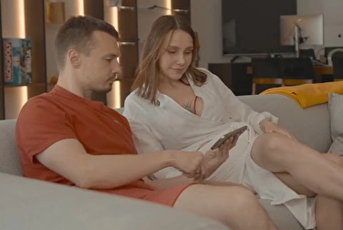 Et j'ai joui, et elle a joui. Alors j'ai regardé du porno avec ma belle-mère