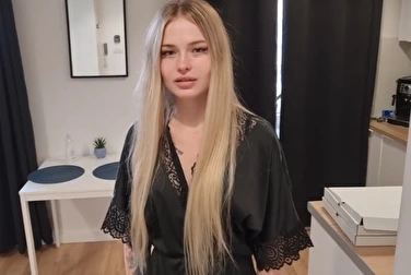 Pas d'argent, mais je m'accroche - je me donne à un étrange coursier 🍕