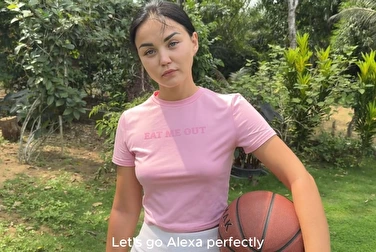 Il a invité une étudiante chez lui, c'est comme ça qu'elle baise - le feu 🔥