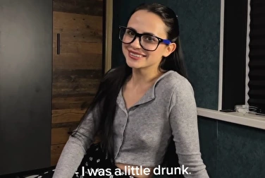 Je suis la nouvelle copine de votre ami, mais je vous suce aussi 😉 (Oui, je suis une salope)