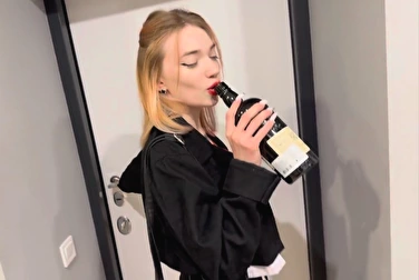 Pourquoi êtes-vous une telle salope ? Vous venez ivre et vous me sucez