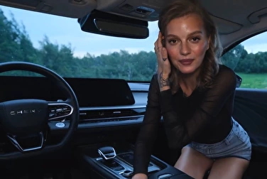 Pas de pièces, payer avec une pipe 😈 C'est comme ça qu'elle paie les chauffeurs de taxi