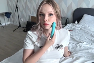 C'est un vibrateur de branlette, on ne se masse pas le visage avec, on se masse le point G !