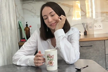 Je ne sais pas comment c'est arrivé, mais mon sperme sort d'elle