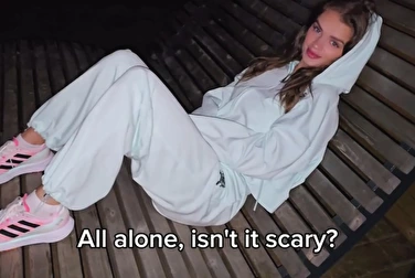 Elle me fait une fellation pendant que son mari dort - est-ce que c'est acceptable ? 🙄