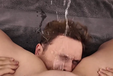 C'est reparti ! Elle m'asperge le visage et me dit de me défoncer