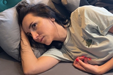 Je suis endormie et on m'insère un pénis. Dois-je appeler mon mari à l'aide ou cela ne pose pas de problème ?