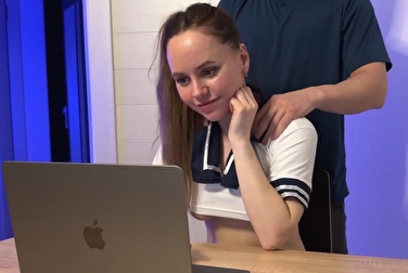 Situation de merde ! Je suis en appel vidéo et il veut s'envoyer en l'air