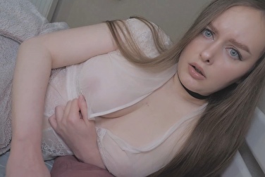 Que faites-vous, beau-père ? 😳 C'est ma première fois, et vous avez éjaculé dans ma bouche